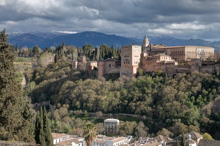 True Taste of Granada Old Town & Albaicin Tapas Tour