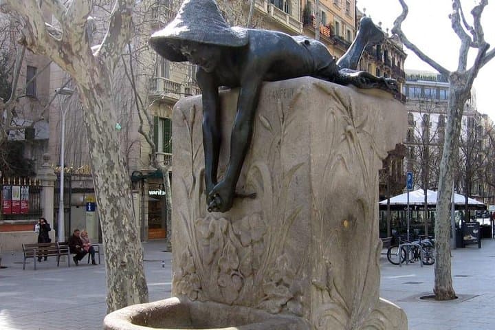 Hidden Gems of Barcelona: Private Tour with a Local Guide