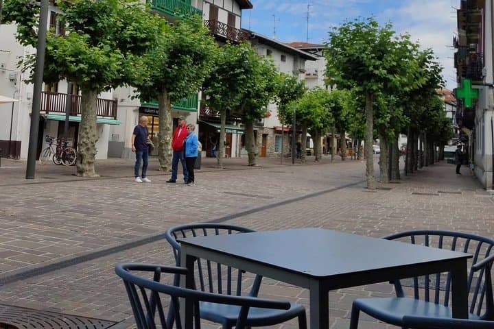 Cross-Border Delights: Hondarribia, Saint-Jean-de-Luz & pintxos