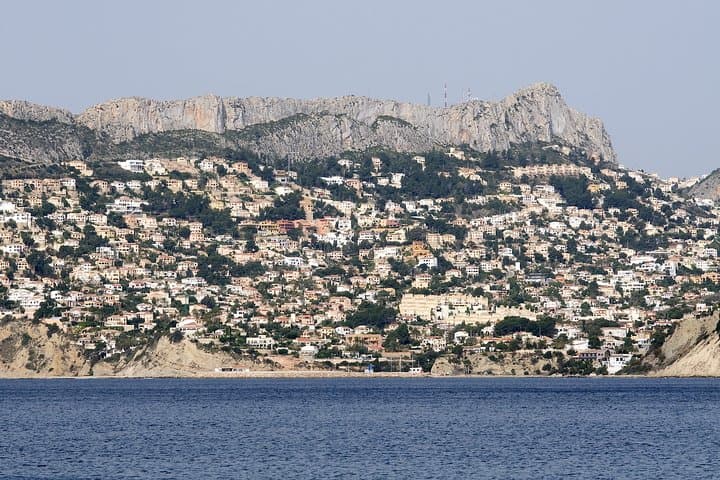 Transfer from Alicante airport to Calpe in private Sedan car max. 3 passengers