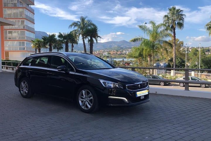 Transfer from Alicante city to Alicante airport with private Sedan max. 3 passengers