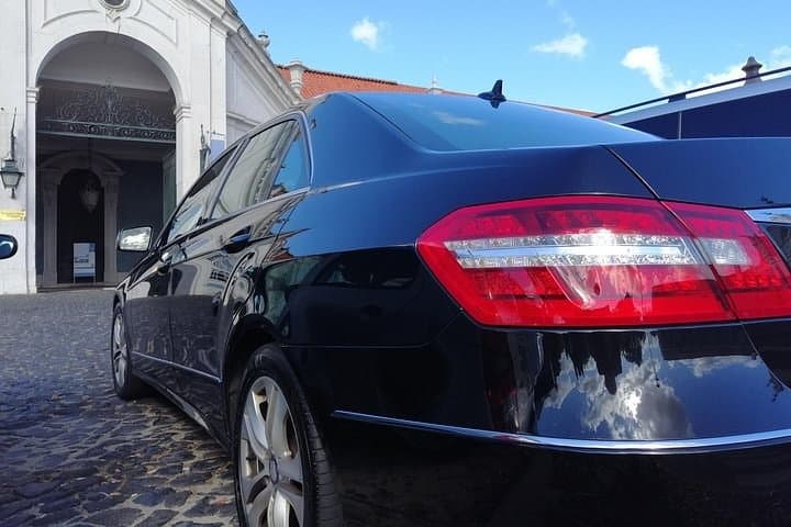 Transfer to Lisbon from Madrid with stop in Évora (1hour)