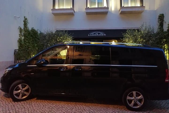 Transfer to Lisbon from Madrid with stop in Évora (1hour)