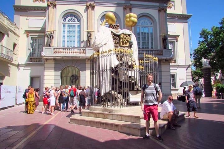 Girona and Figueres Private Day Tour from Barcelona
