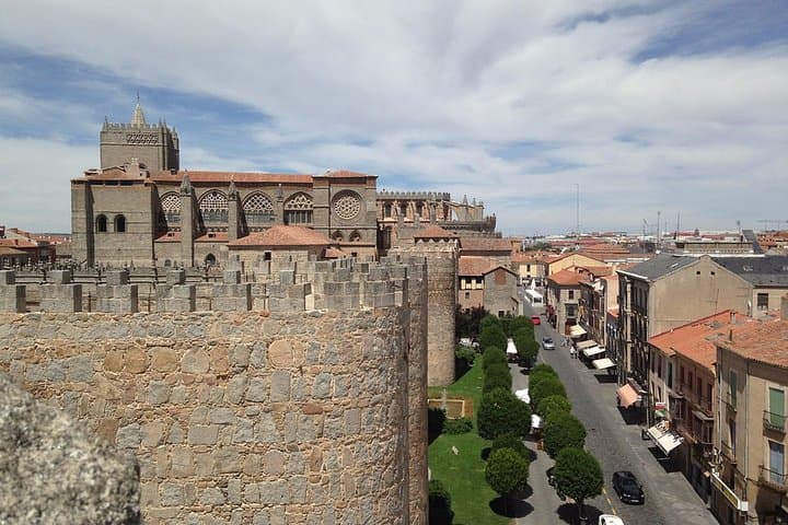 Private day tour to Avila and Salamanca from Madrid with Hotel pick up
