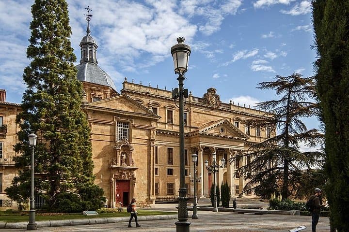 Private day tour to Avila and Salamanca from Madrid with Hotel pick up