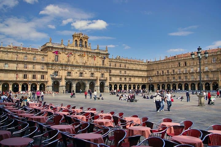 Private day tour to Avila and Salamanca from Madrid with Hotel pick up