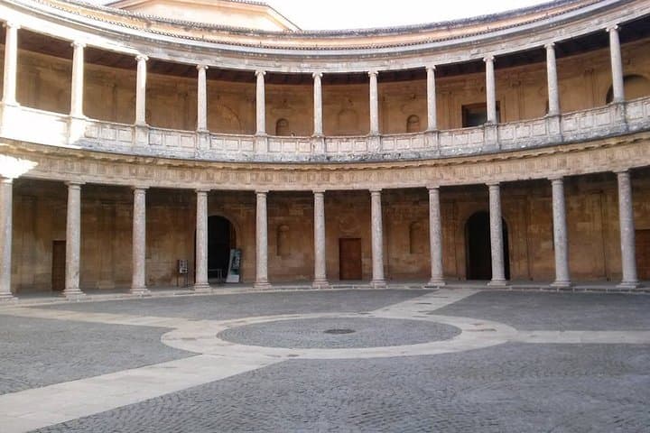 Going to Alhambra? 3 hrs Private Tour! Skip the long lines to visit the Alhambra