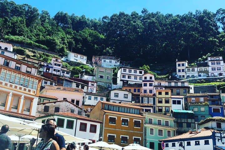 Private tour Cudillero, Puerto Vega Tremor & Luarca from Oviedo
