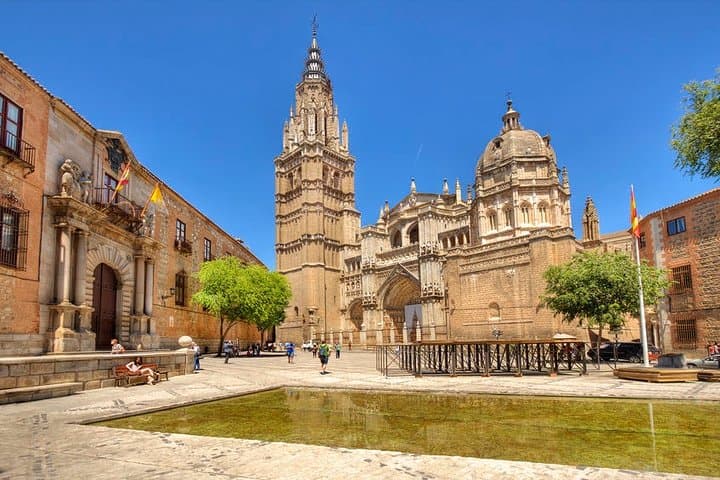Toledo and Segovia Private Tour with Hotel Pick up from Madrid