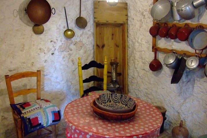 Granada Albaicín and Sacromonte with Museo Cuevas
