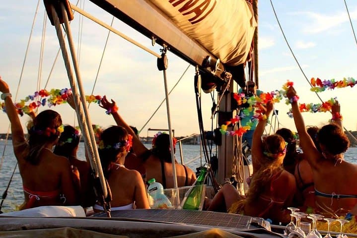 PRIVATE YACHT CHARTER VOYAGE, Food & Drinks included!