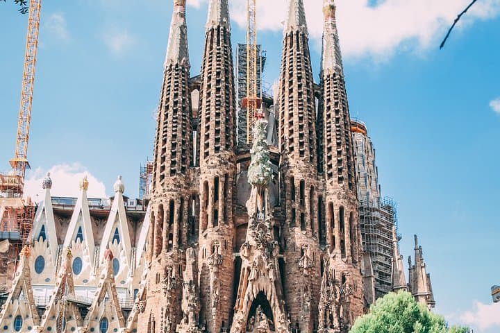 Private 5 days tours in Barcelona: Girona and Costa Brava visits included