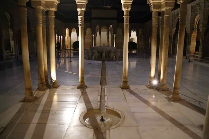 Court of the Lions at night