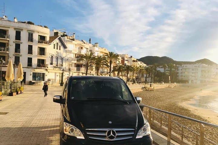 Private Transfer from Barcelona Airport to Sitges