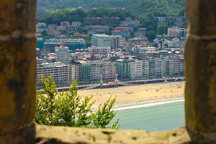 5 days Basque Co: tours and Transfers: San Sebastian and Bilbao