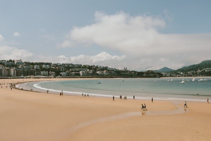 5 days Basque Co: tours and Transfers: San Sebastian and Bilbao