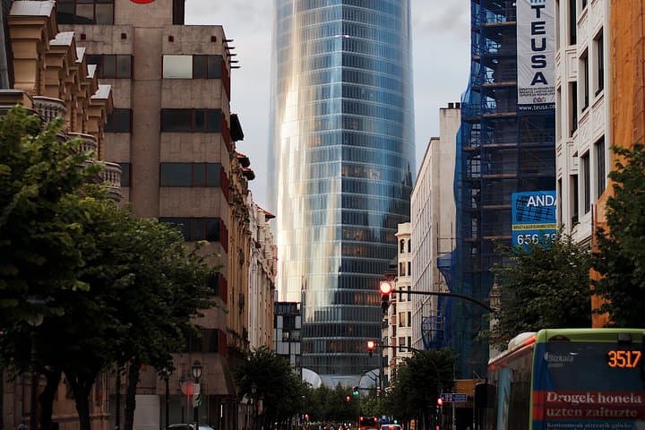 5 days Basque Co: tours and Transfers: San Sebastian and Bilbao