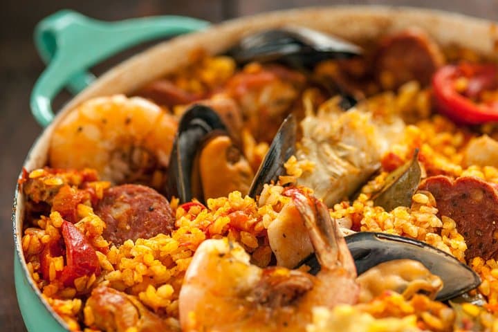 Barcelona : Paella Cooking Experience + Boqueria Market Exclusive Tour
