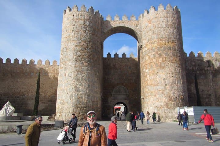 Private Girona Old Town Walking Tour with Local Guide