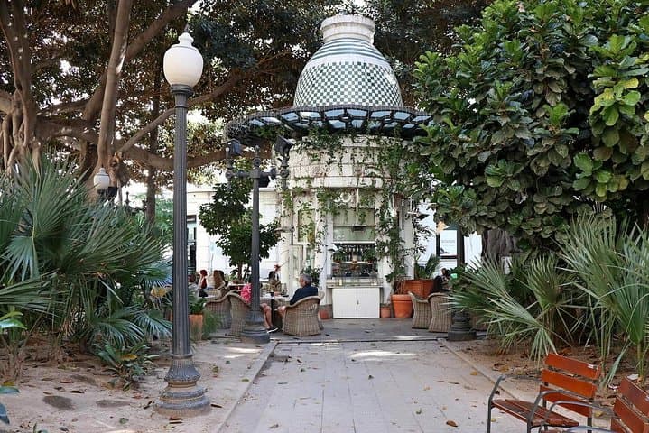 Explore the old city center of Alicante private walking tour