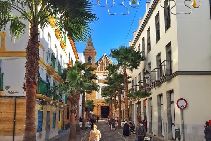 Discover the fascinating history of Cadiz Old Town on a Private Walking Tour