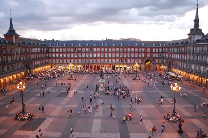 Private ONE WAY transfer from Seville to Madrid
