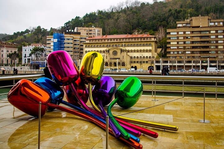 Private one way arrival OR departure transfer in Bilbao from/to airport