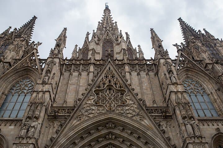 Private Walking Tour Across Gothic Quarter
