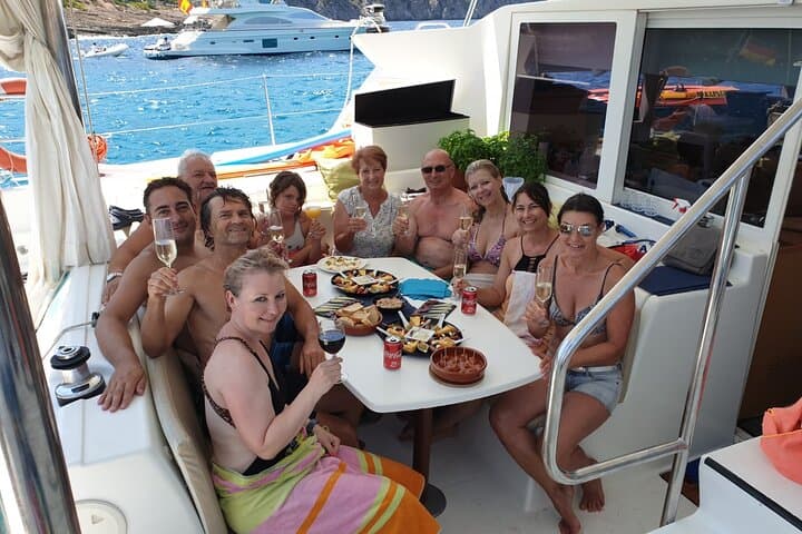 Mallorca Catamaran Small Group Cruise with Tapas 4-hours