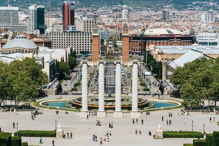 Plaza de Cataluña. It's like the cultural lung of this city. The square is a large place where the coming together of people, cultures and languages is impressive.