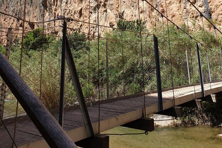 Hike Hanging Bridges and Canyon Túria - Chulilla - OFFICIAL GUIDE