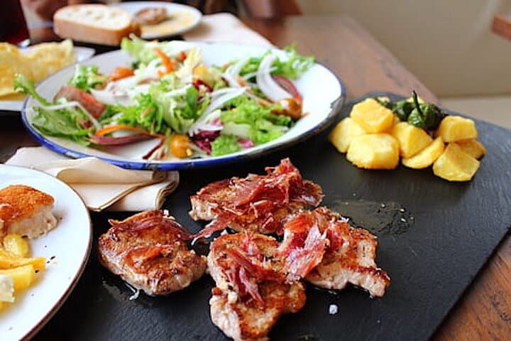 True Taste of Granada Old Town & Albaicin Tapas Tour