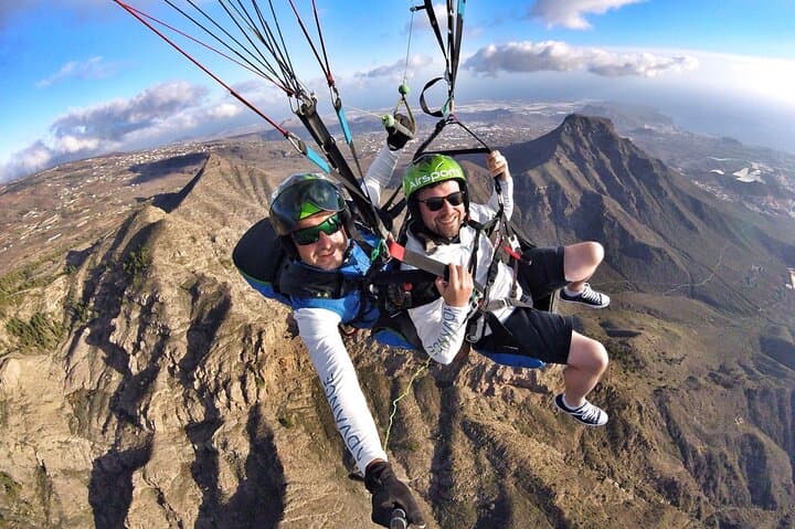 GOLD Paragliding Flight with Videos/Photos, T-shirt and Cava