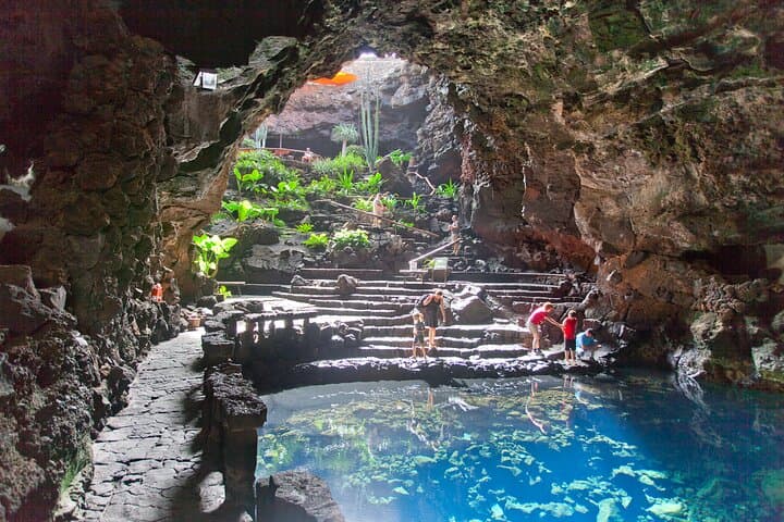 Private Luxury Full Day Timanfaya Tour, Jameos del Agua and Cueva de los Verdes