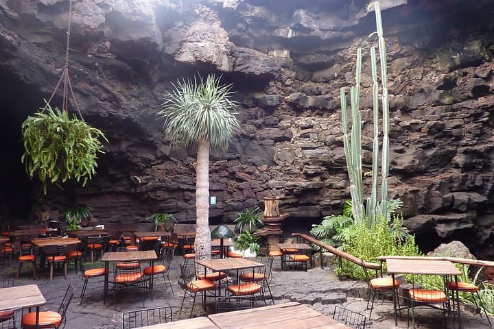 Private luxury Tour of Jameos del Agua and Cueva de los Verdes in Lanzarote