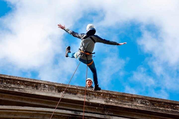Bungee jumping over the Gállego River