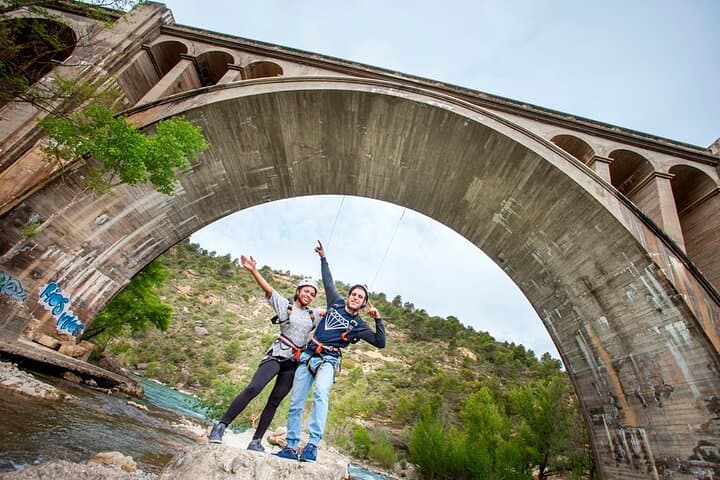 Bungee jumping over the Gállego River