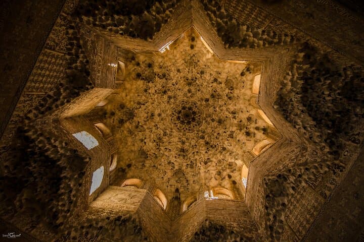 Private Tour to The Alhambra with Nasrid Palaces in Granada