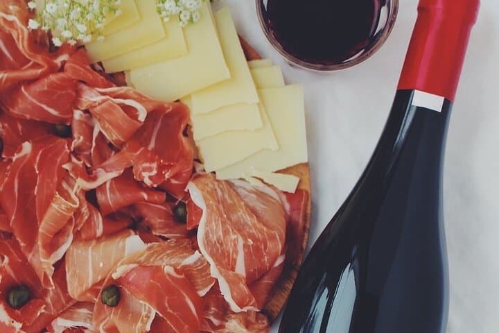 Wine and Ham tasting in Seville- by OhMyGoodGuide