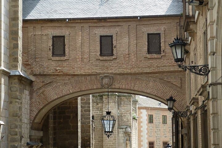 Toledo Private Walking Tour with a Professional Guide