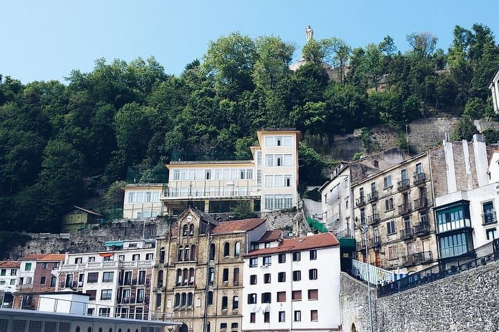San Sebastian - Donostia Private Walking Tour with a Professional Guide