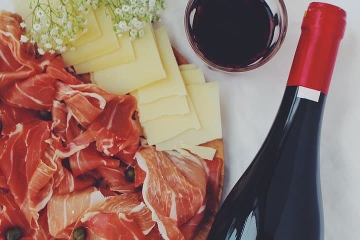 Seville Traditional Tapas and Wine Tour