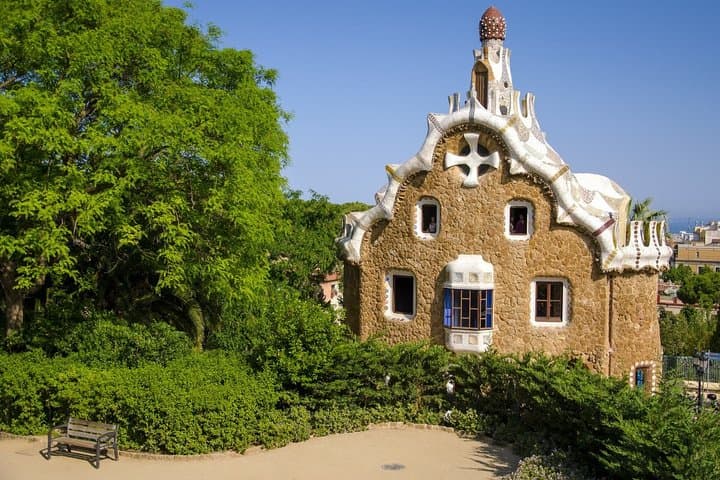 Touristic highlights of Barcelona on a Private full day tour with a local