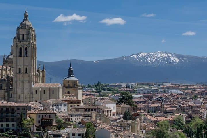 Private tour of Artistic Madrid with a local