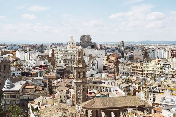 Private tour of Photography at best locations in Valencia with a local