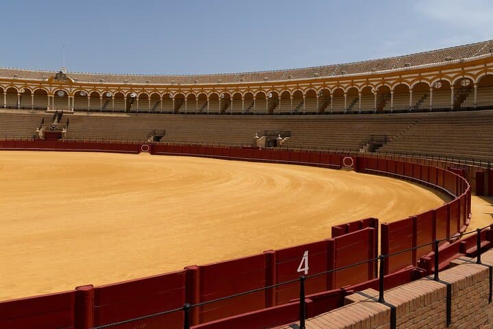 Private tour of Photography at best locations in Seville with a local