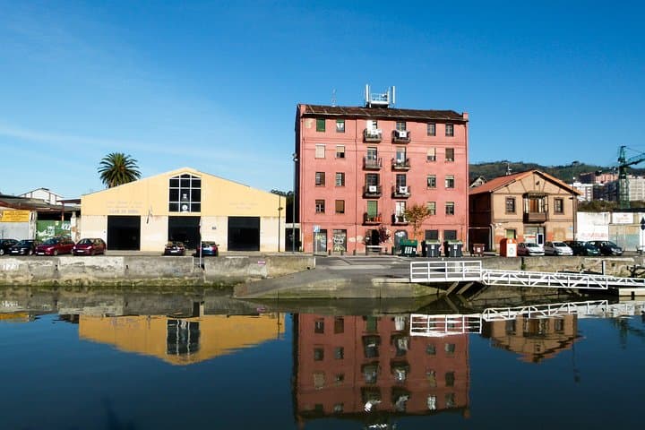 Surprise Walk of Bilbao with a Local