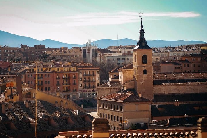 Segovia and Spanish Versailles Full-Day Tour with Wine Tasting