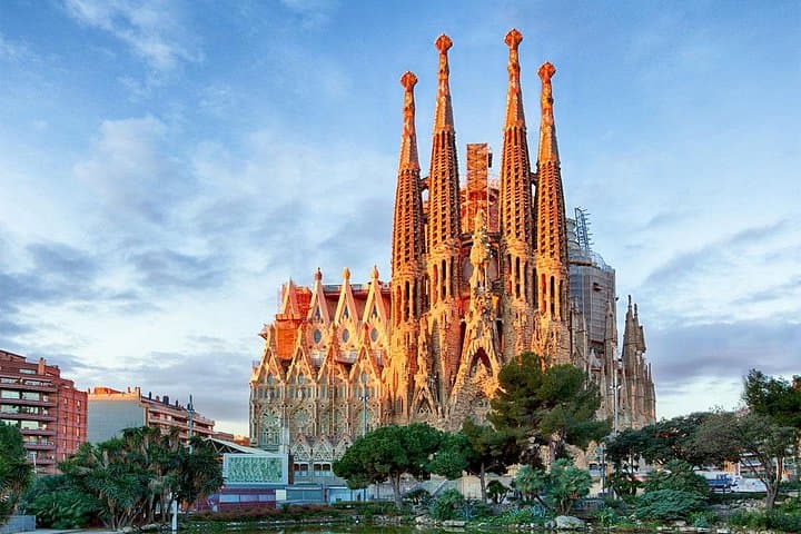 Barcelona Private Transfer from City Centre to Cruise Terminal